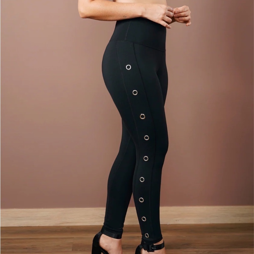 Hypertek Comfytek Series High-Waisted Leggings with Eyelet Detail Size Small